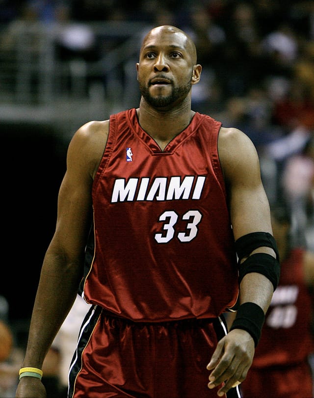 One of 757's best Hall of famer Alonzo Morning . Indian River stand up !